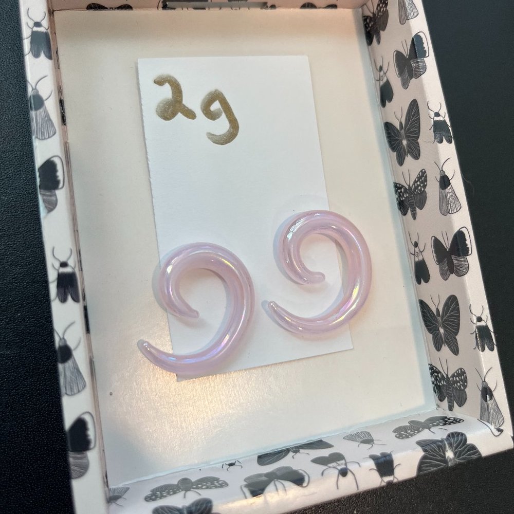 Gauges Plugs spiral pink iridescent 2g, $10 when bundled